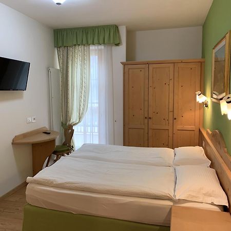 Appartamenti Sissi Commezzadura Exterior foto