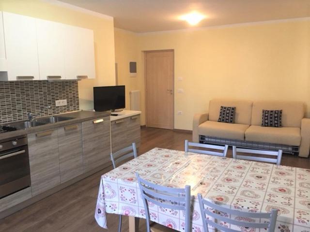 Appartamenti Sissi Commezzadura Exterior foto