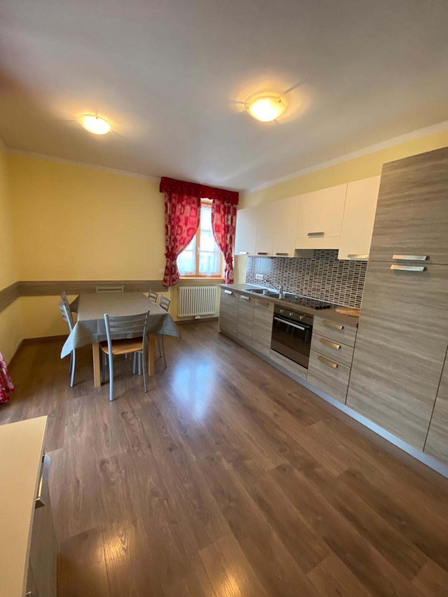 Appartamenti Sissi Commezzadura Exterior foto